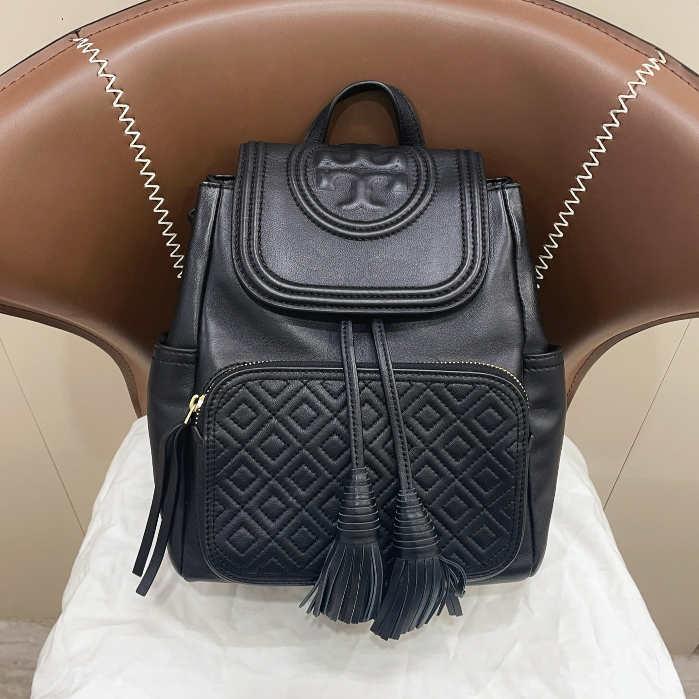 95新 TORY BURCH/汤丽柏琦 97新黑色双肩背包