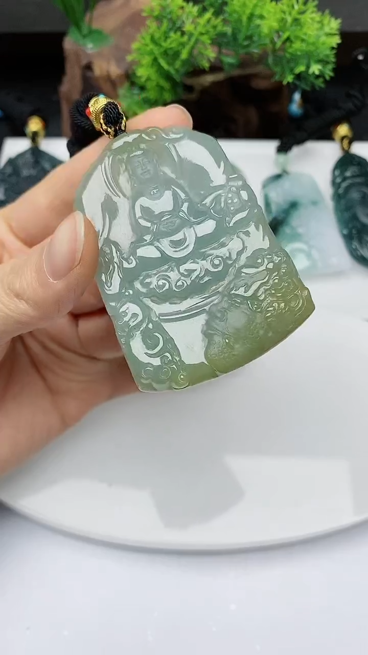 【闪购商品】翡翠颈饰未镶嵌