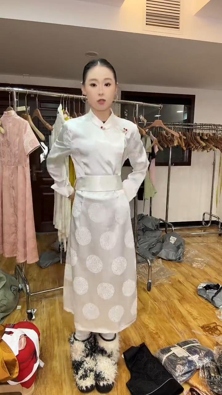 M码     110斤   袍子  直播间样衣 