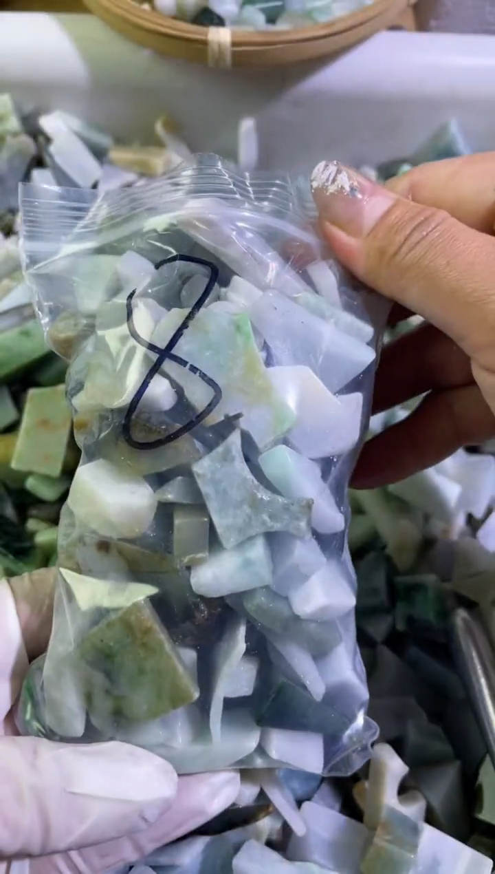 【闪购商品】翡翠颈饰未镶嵌天然翡翠中号500克8