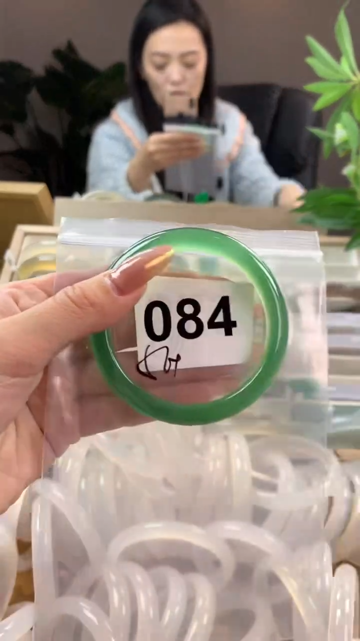 【闪购商品】玛瑙/玉髓手镯未镶嵌084