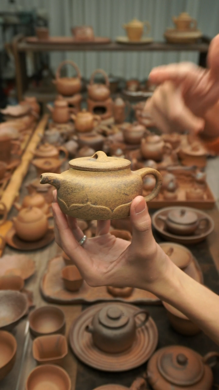 原矿老岩泥   莲韵壶150ml