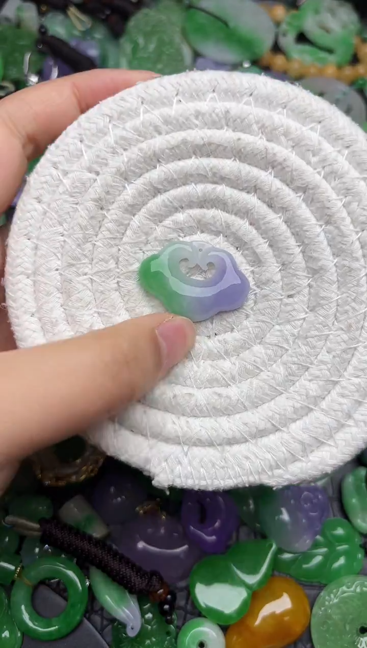 颈饰未镶嵌翡翠缅甸翡翠吊坠