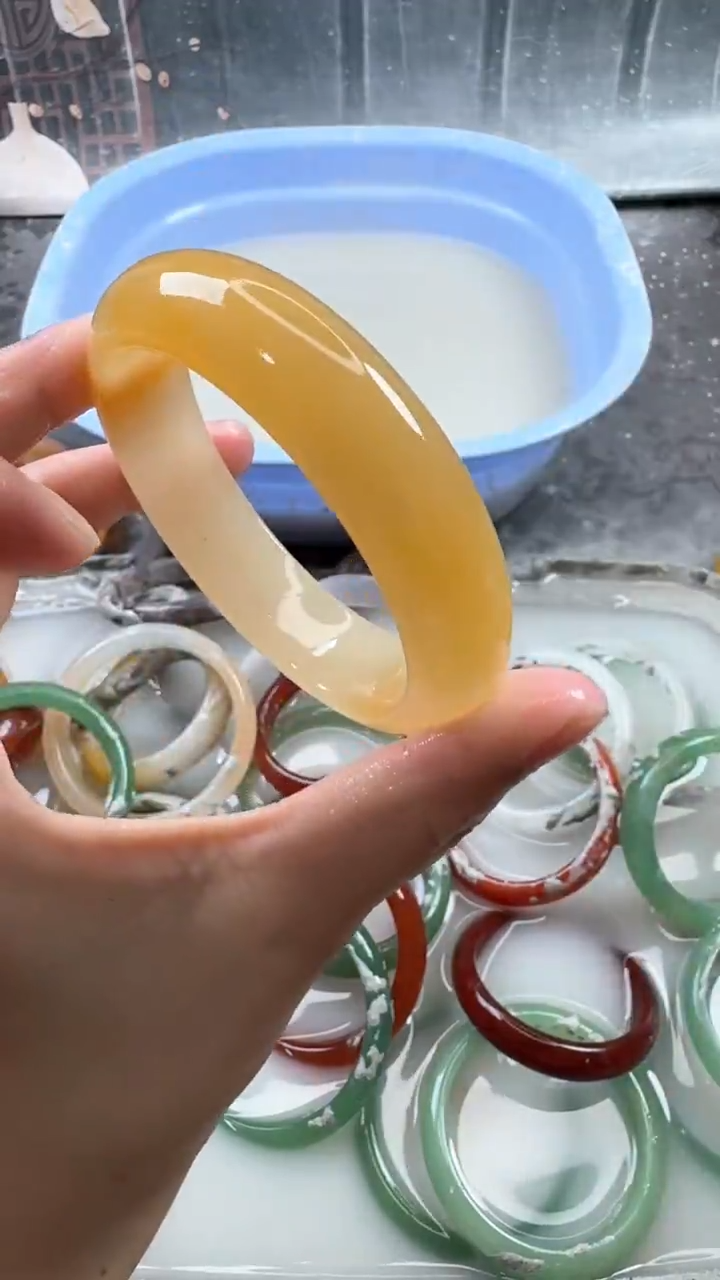 【闪购商品】石英质玉手镯未镶嵌134