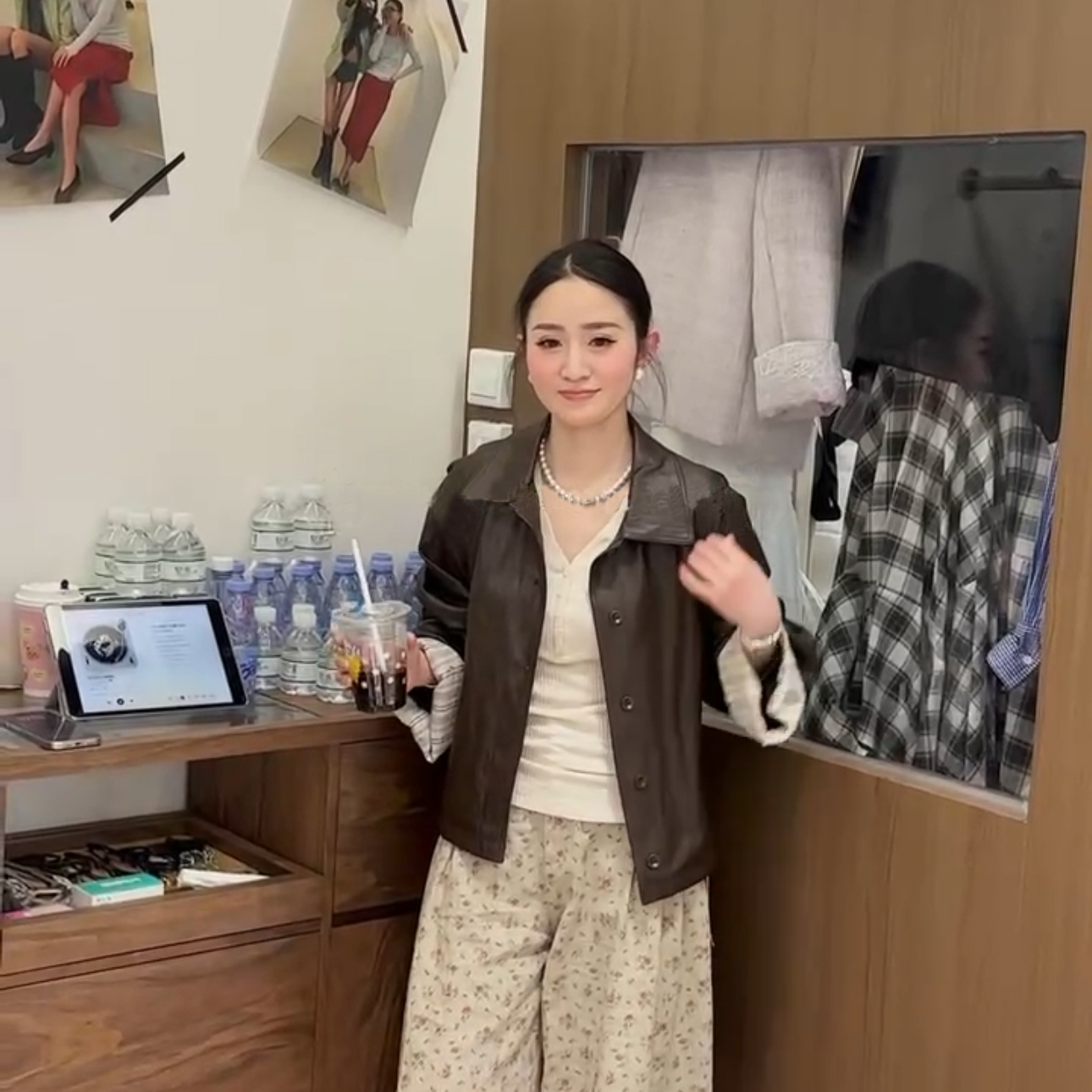 复古咖色皮衣女2025春秋新款高级感宽松条纹翻袖今年流行夹克外套