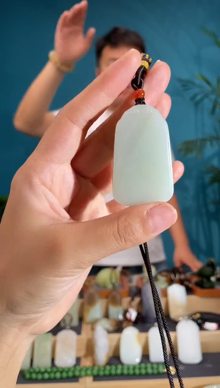 和田玉未镶嵌颈饰1