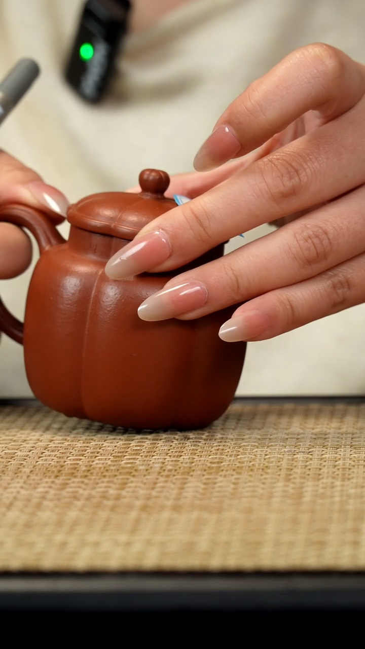 【闪购商品】紫砂茶壶生砂筋纹繁花划痕150c