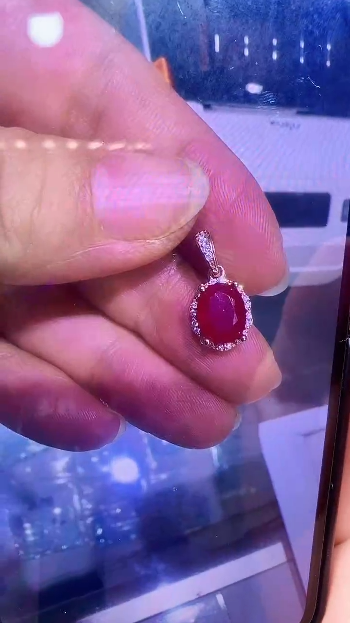 【闪购商品】红宝石吊坠(赠链)银S925镶嵌000