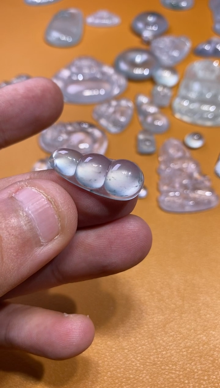 吊坠(不含链)未镶嵌翡翠豆子9500