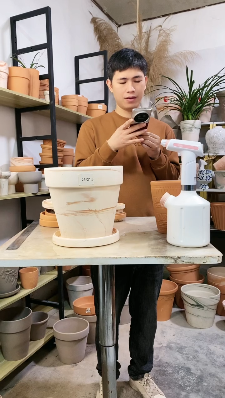 【闪购商品】红陶23*21玛奇朵 1盆1托