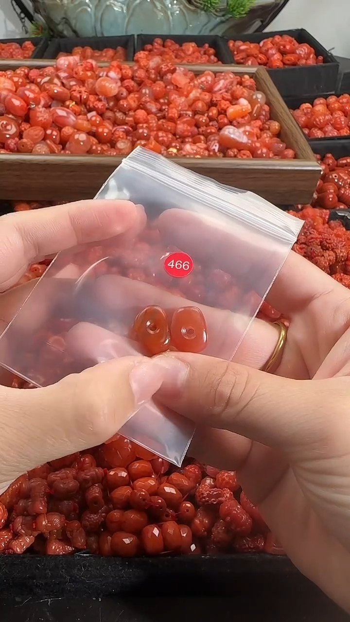 颈饰未镶嵌南红玛瑙1