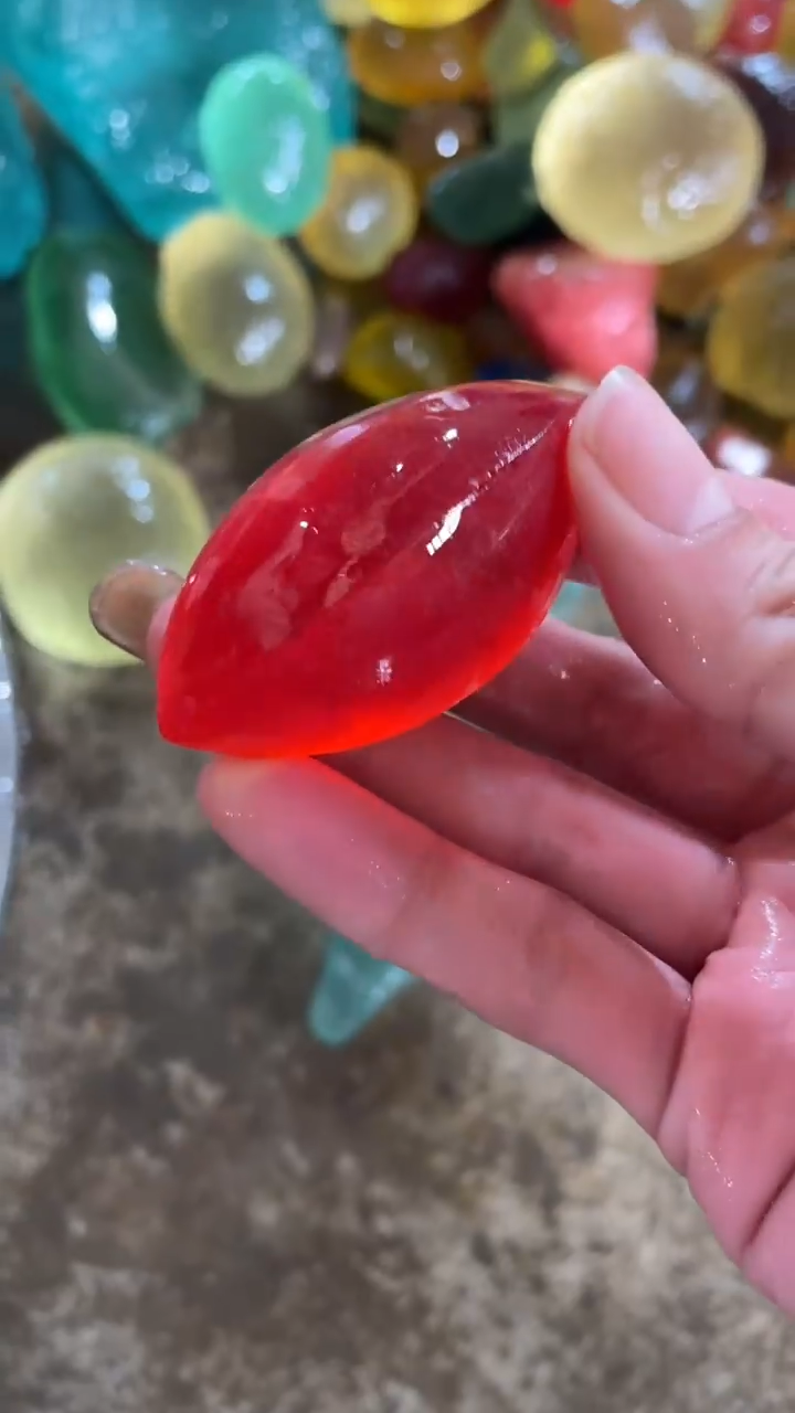 新疆五彩石原石摆件