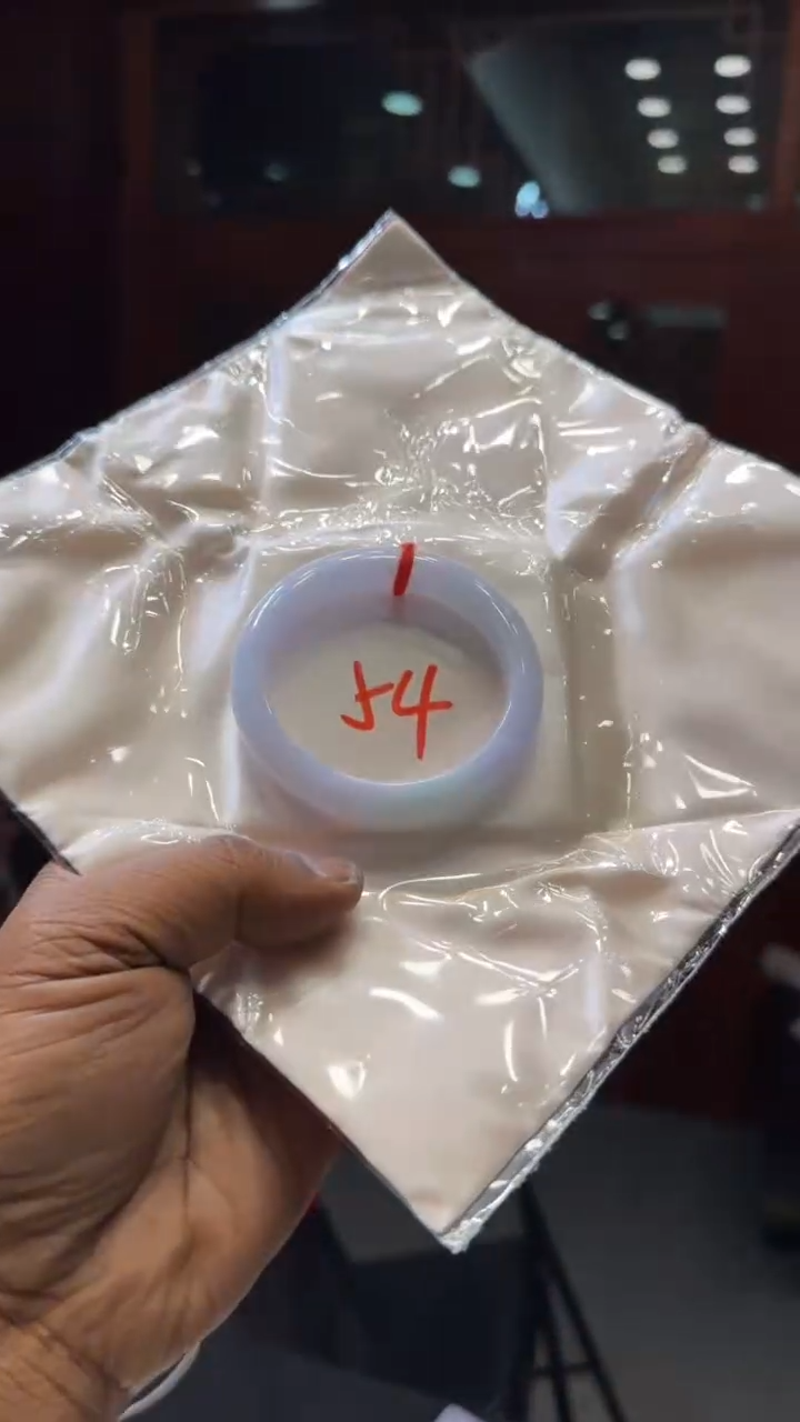 【闪购商品】翡翠手镯未镶嵌手镯