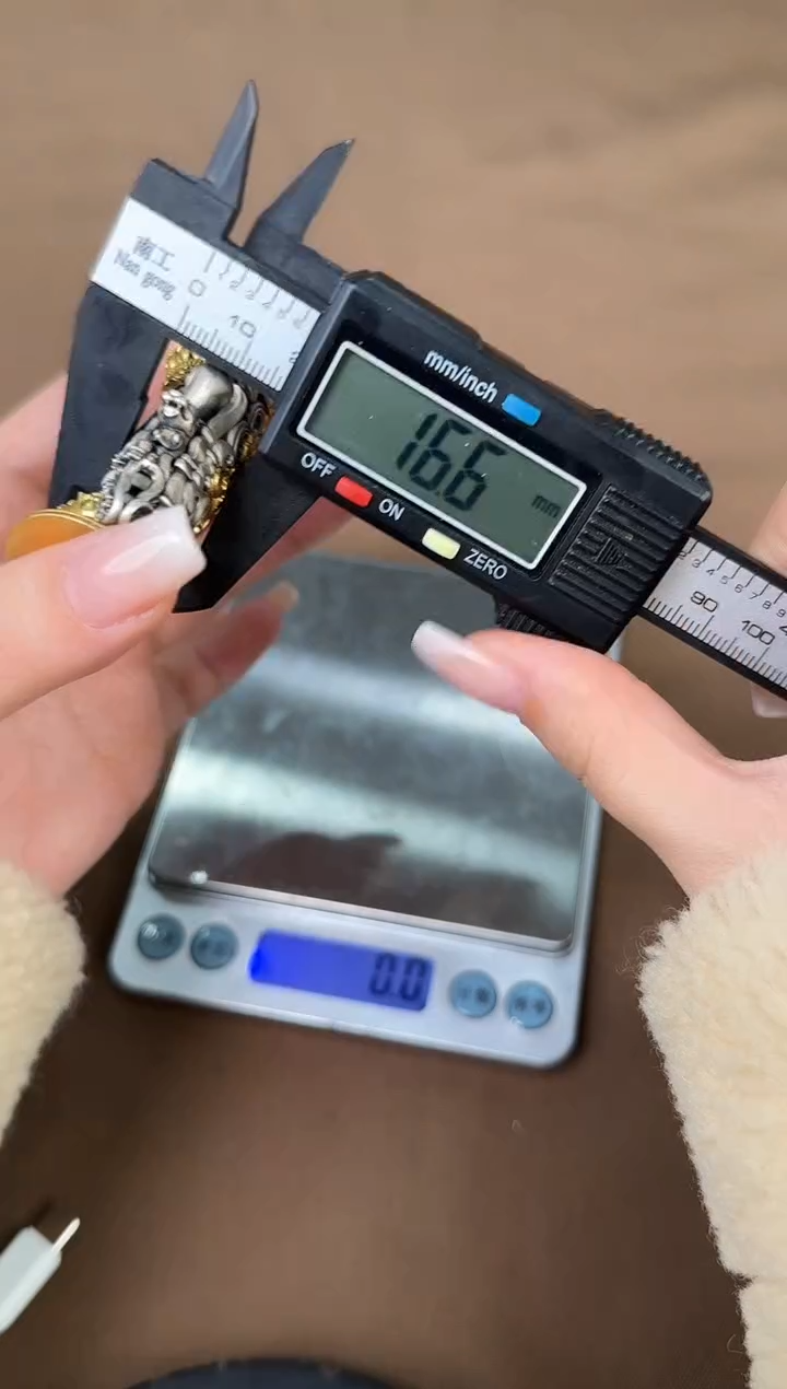 铜岁****?1111111111111