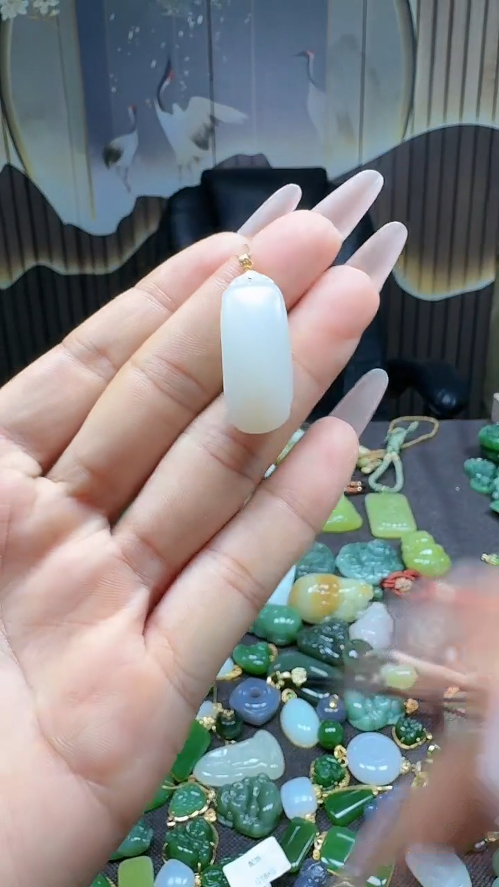 和田玉18K金镶嵌吊坠(不含链)1