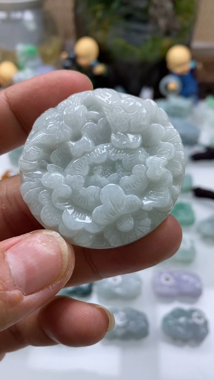 【闪购商品】翡翠吊坠(不含链)未镶嵌多人花牌吊坠