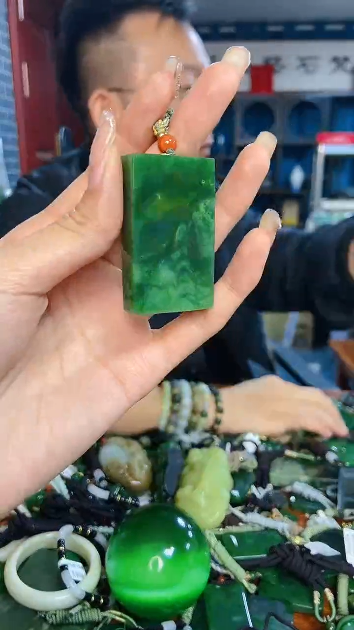 未镶嵌和田玉挂件1