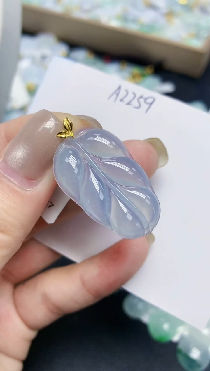 颈饰18K金镶嵌翡翠天然缅甸翡翠A货翡翠百元以上9元证书费自理