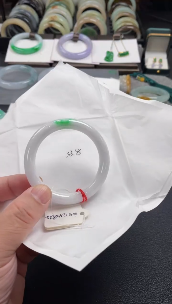 【闪购商品】翡翠手镯未镶嵌53.8圆条 有纹裂