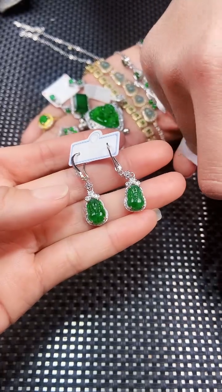 【闪购商品】翡翠耳饰未镶嵌111111111