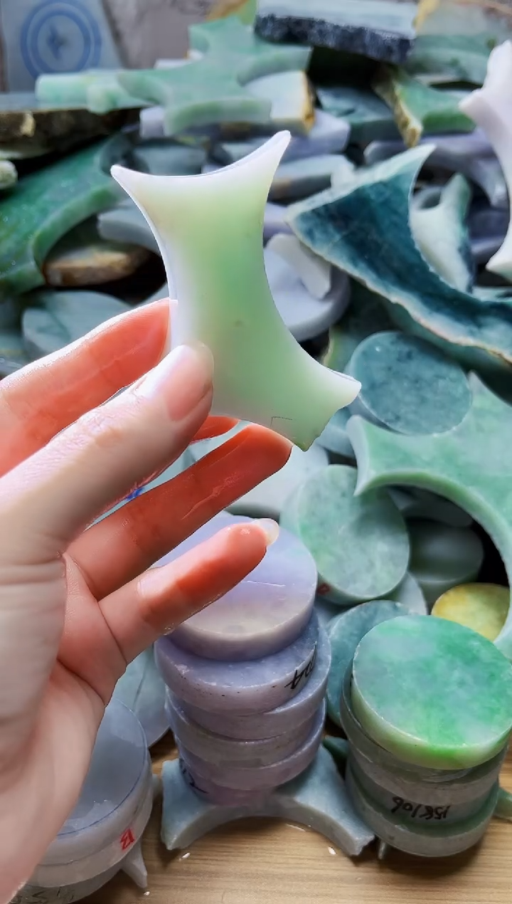 颈饰未镶嵌翡翠天然翡翠A货496