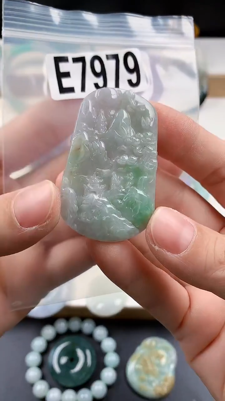 颈饰未镶嵌翡翠天然翡翠吊坠挂件