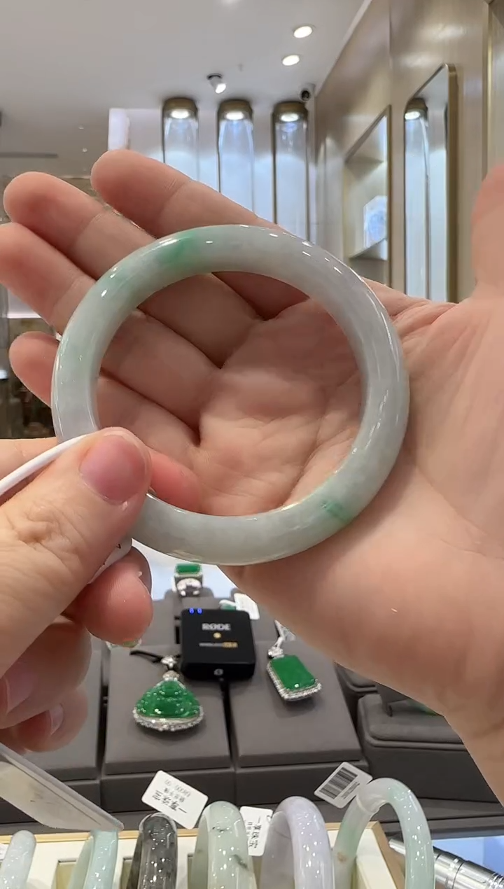 未镶嵌手镯翡翠【40】圈口54-55 泥鳅背 飘阳绿