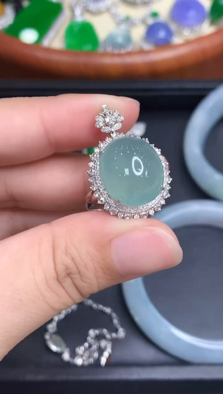 颈饰18K金镶嵌翡翠708-中国好珍宝