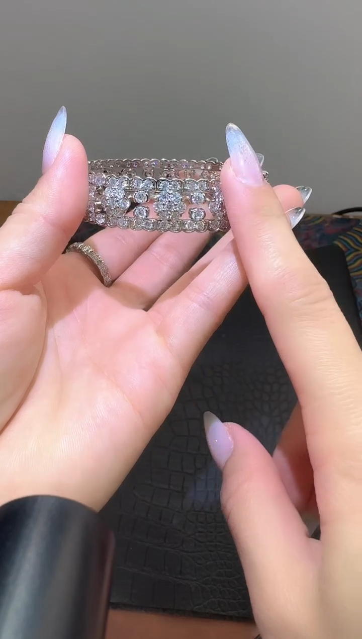 非金属无非金属无白色 设计款手镯