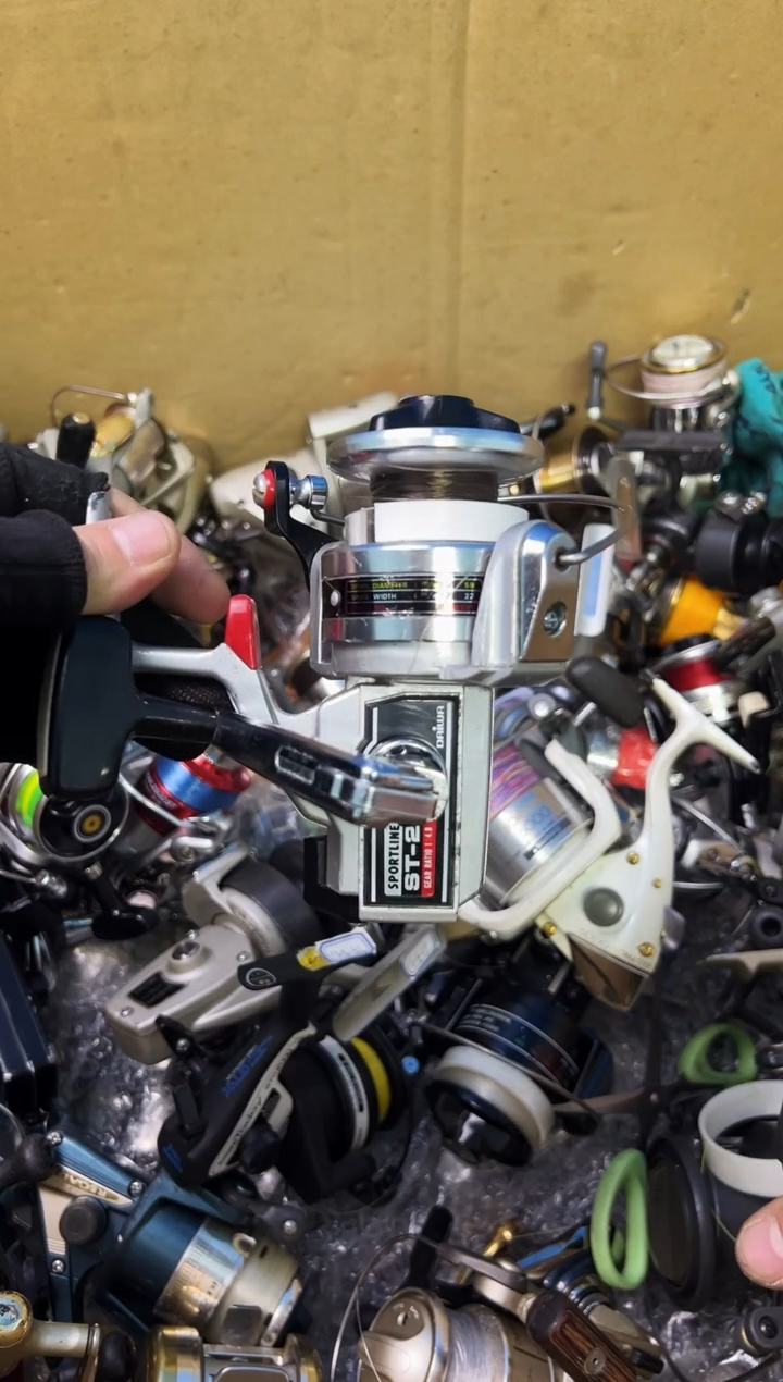 f****⁹微瑕钓鱼轮，直播间讲解为准，看清楚再拍，如有拆卸不退换