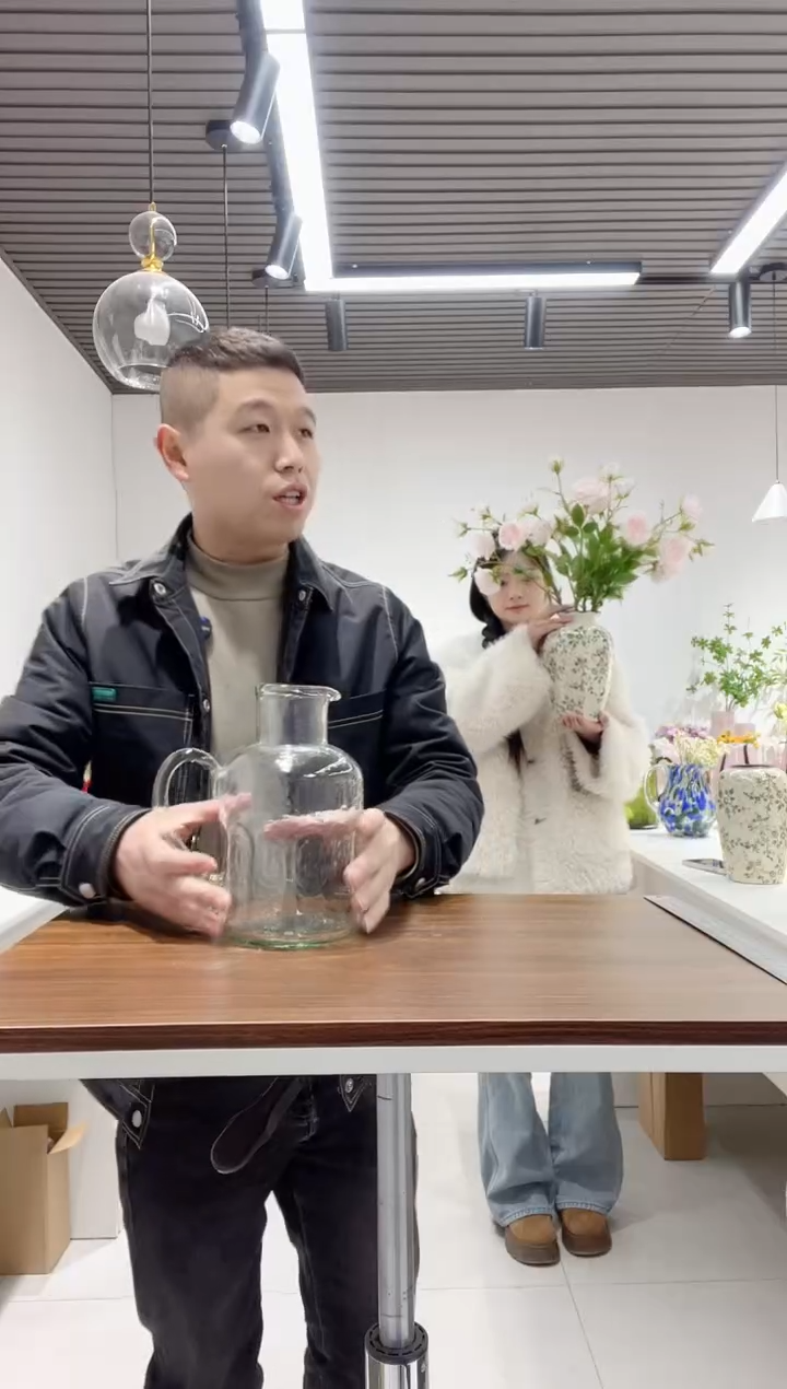 【闪购商品】玻璃手柄小口瓶