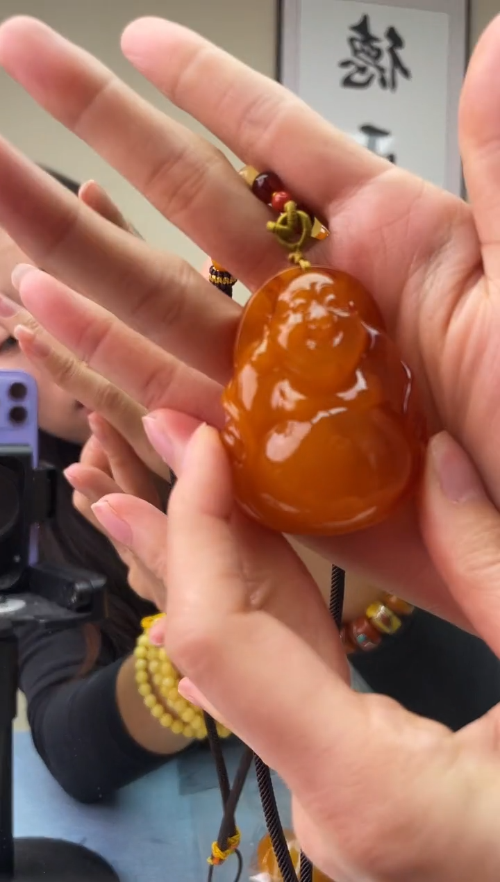 琥珀未镶嵌珠宝奇石T033微瑕一罚十，多样性发一件