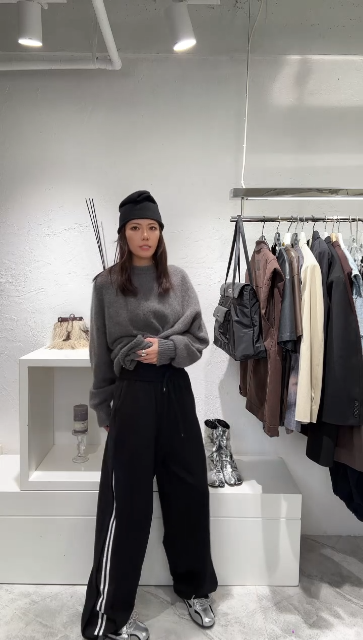 福*宝侧边黑色 卫裤2559元L码