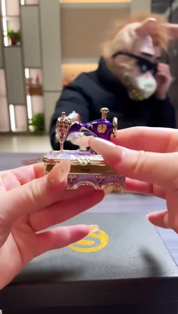 手工艺品琉璃缝纫机