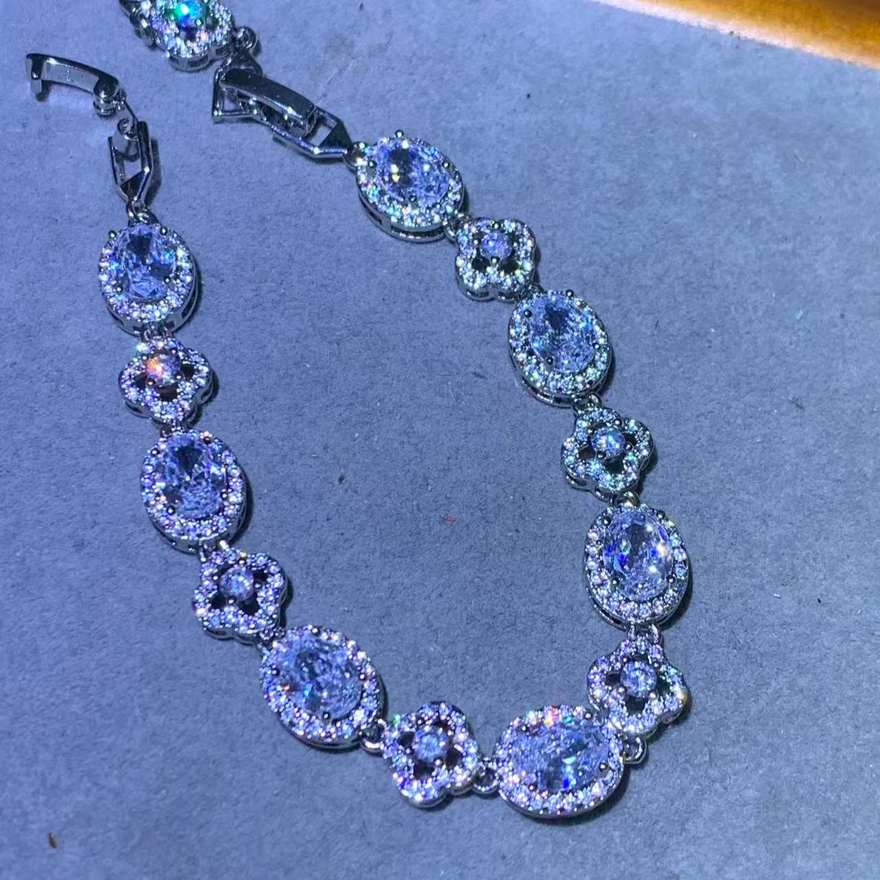  【高奢收藏】吊坠A122448高端收藏时尚吊坠