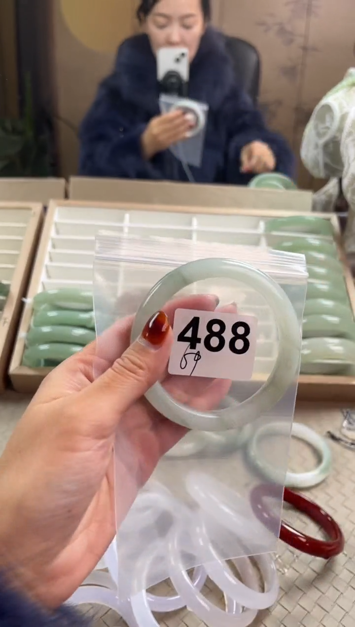 未镶嵌手镯石英质玉488天山翠默认微抠
