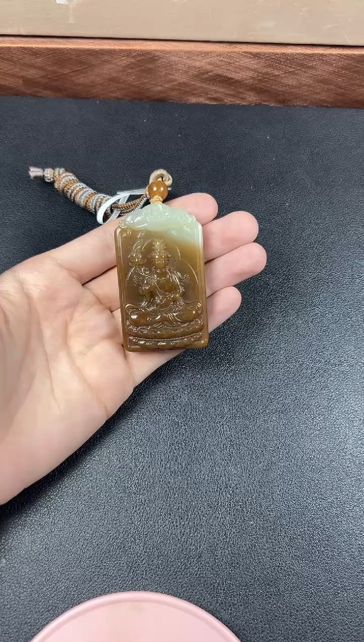 和田玉未镶嵌吊坠(赠链)若羌微色差吊坠