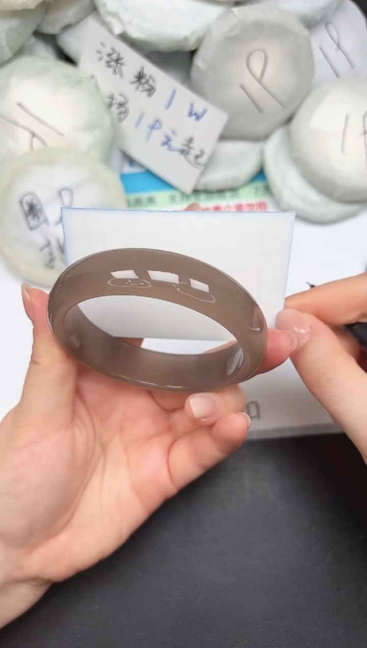 未镶嵌手镯石英质玉A104/64