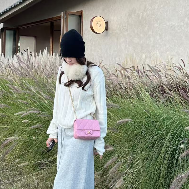 LA  极简基础 百搭V领 坑条 白色套头毛衣32057