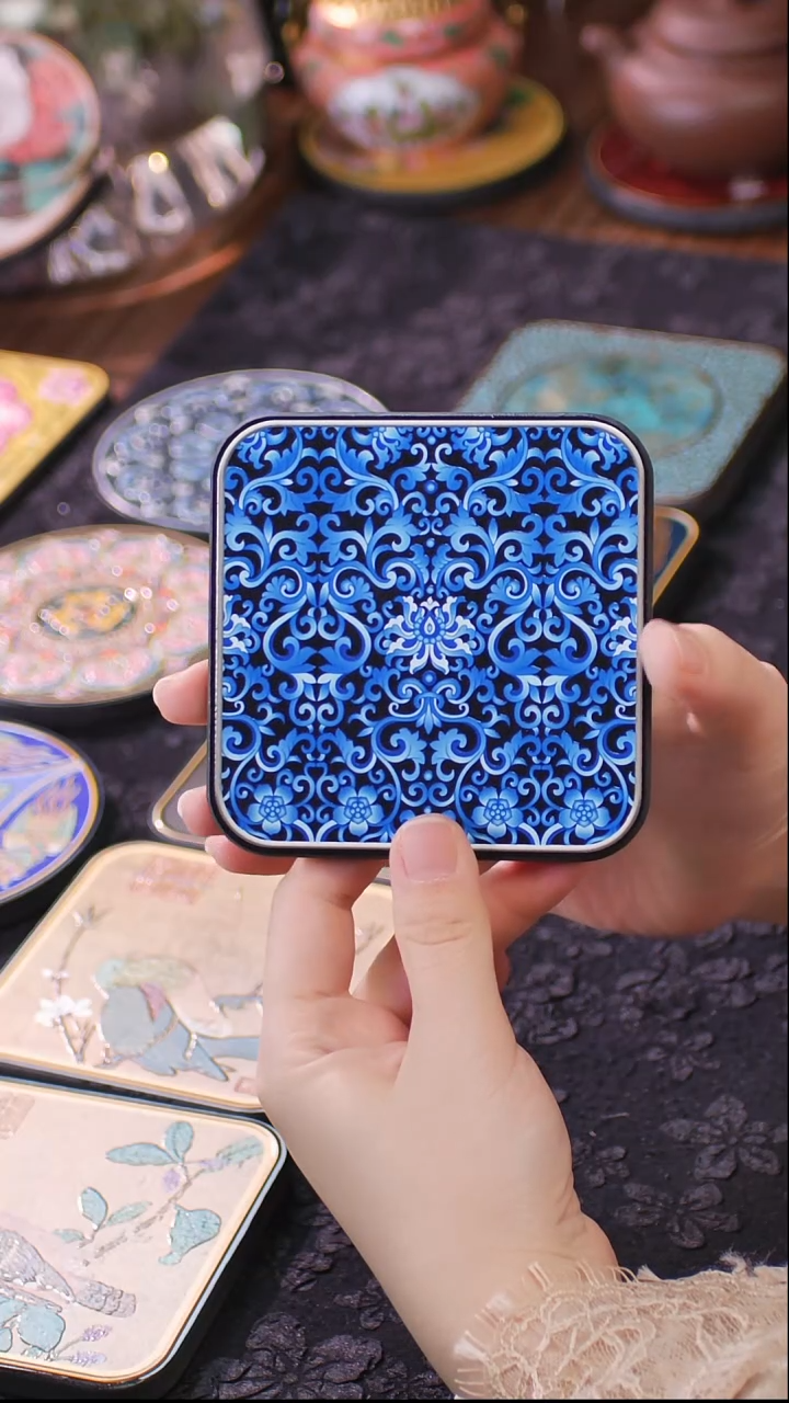 壹藏贰宝蓝宝相图案杯垫一片