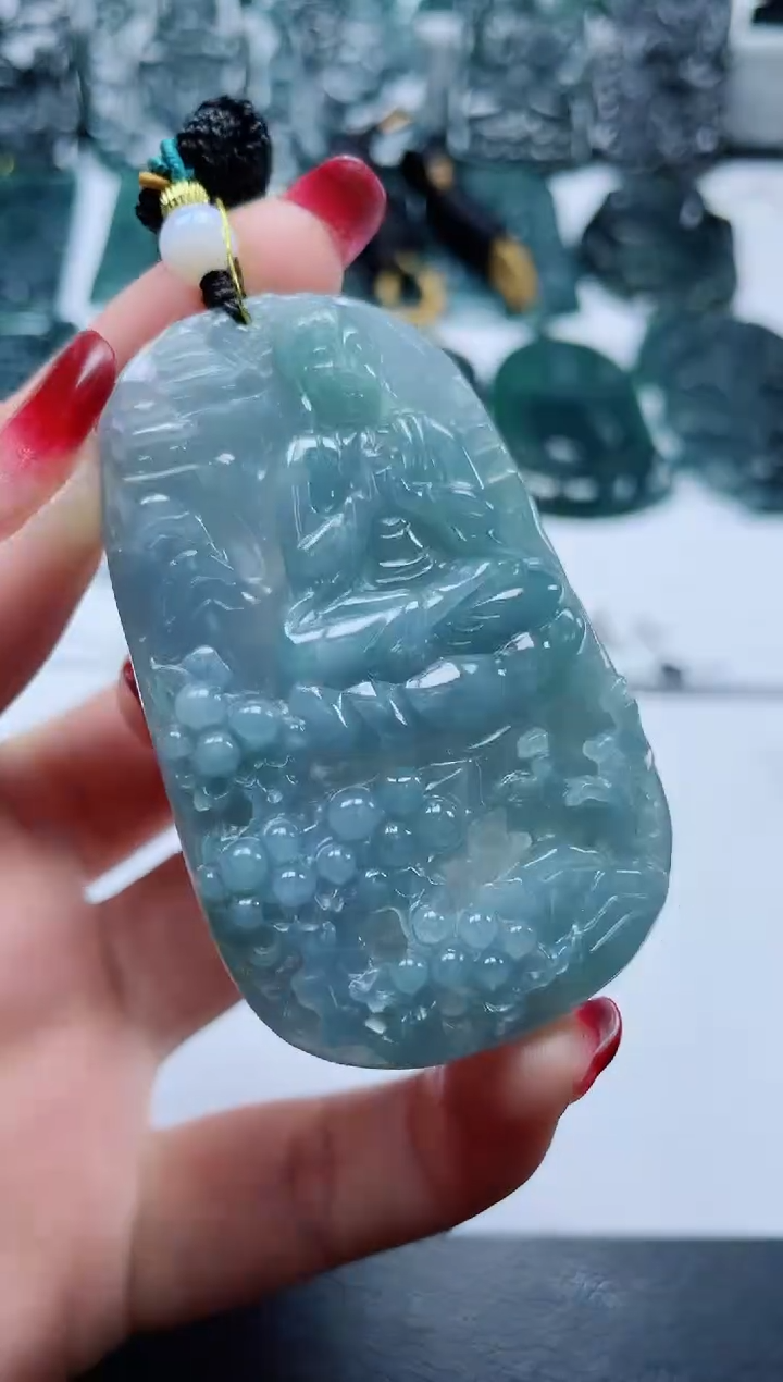 【闪购商品】翡翠颈饰未镶嵌            