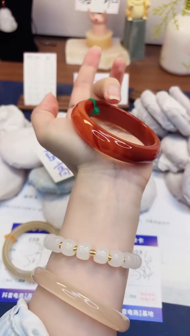 【闪购商品】石英质玉手镯未镶嵌59-玛瑙-圈口58