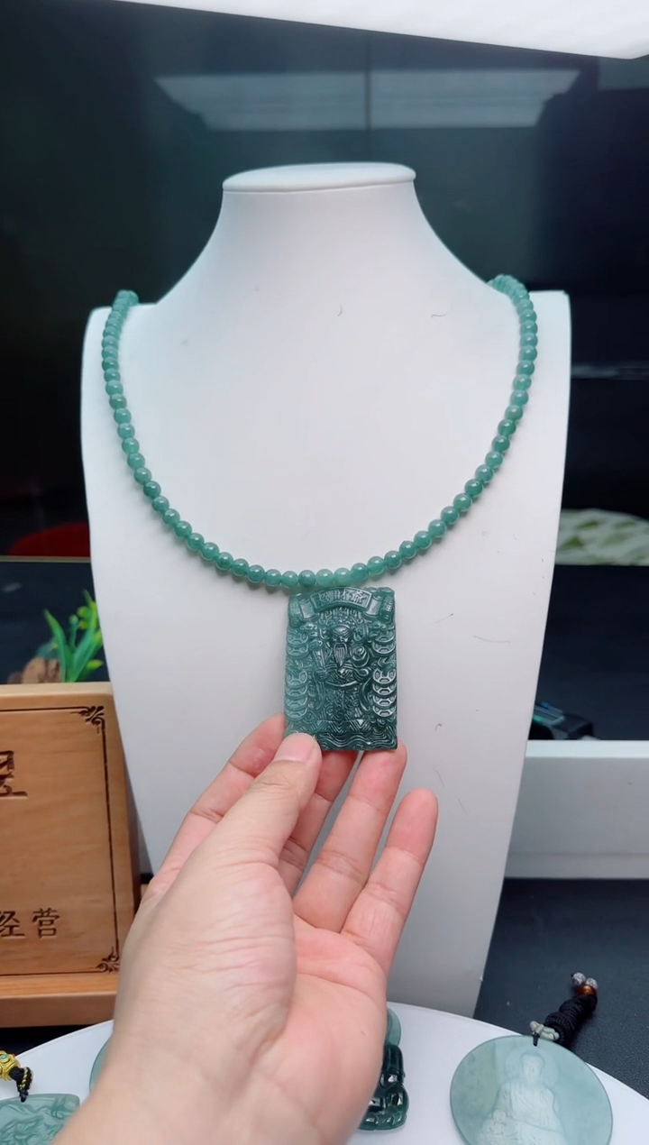 【闪购商品】翡翠颈饰未镶嵌财神多样性随机一件发货