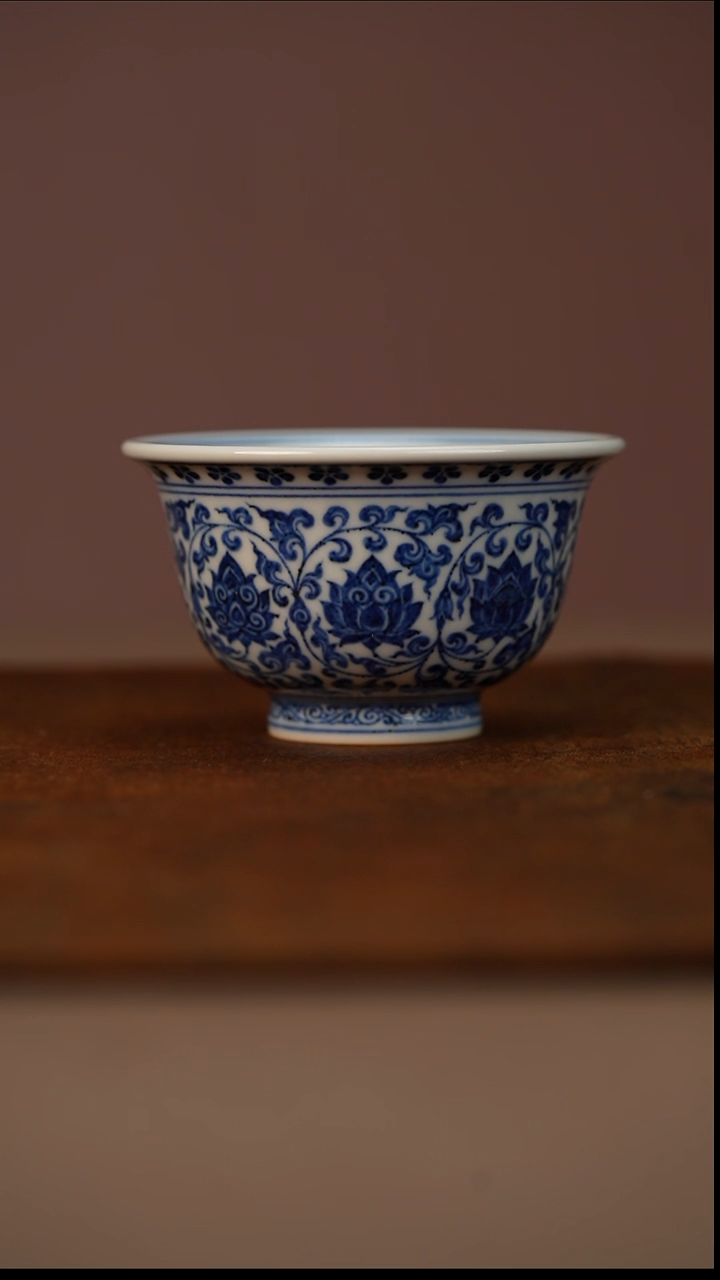 又见春风第七代双狮缠枝莲压手杯