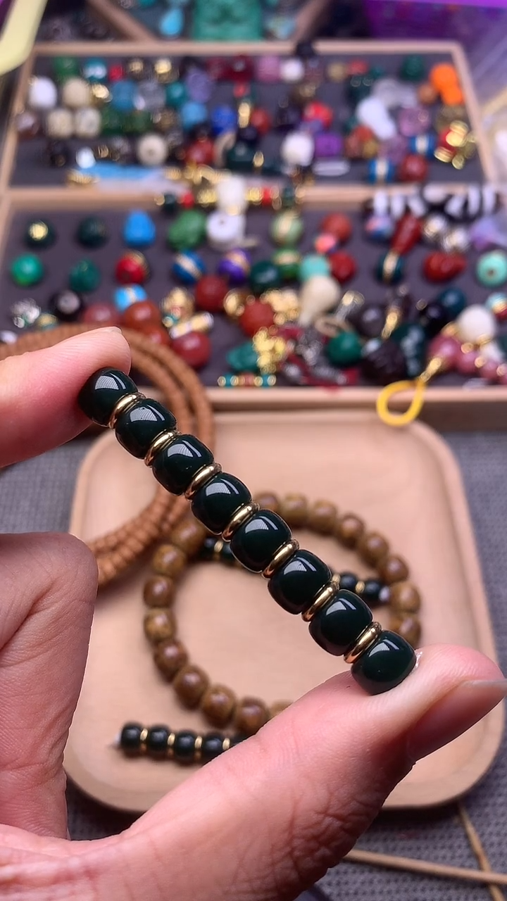 颈饰琉璃老油绿直切卡8mm 一组发