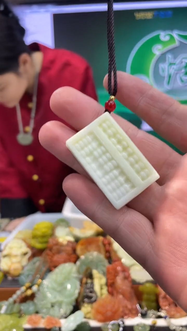 【闪购商品】岫玉吊坠未镶嵌·多样性发货*拍一发一
