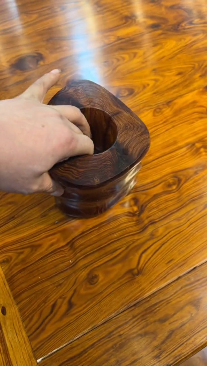 【闪购商品】花梨木类木雕随行笔筒