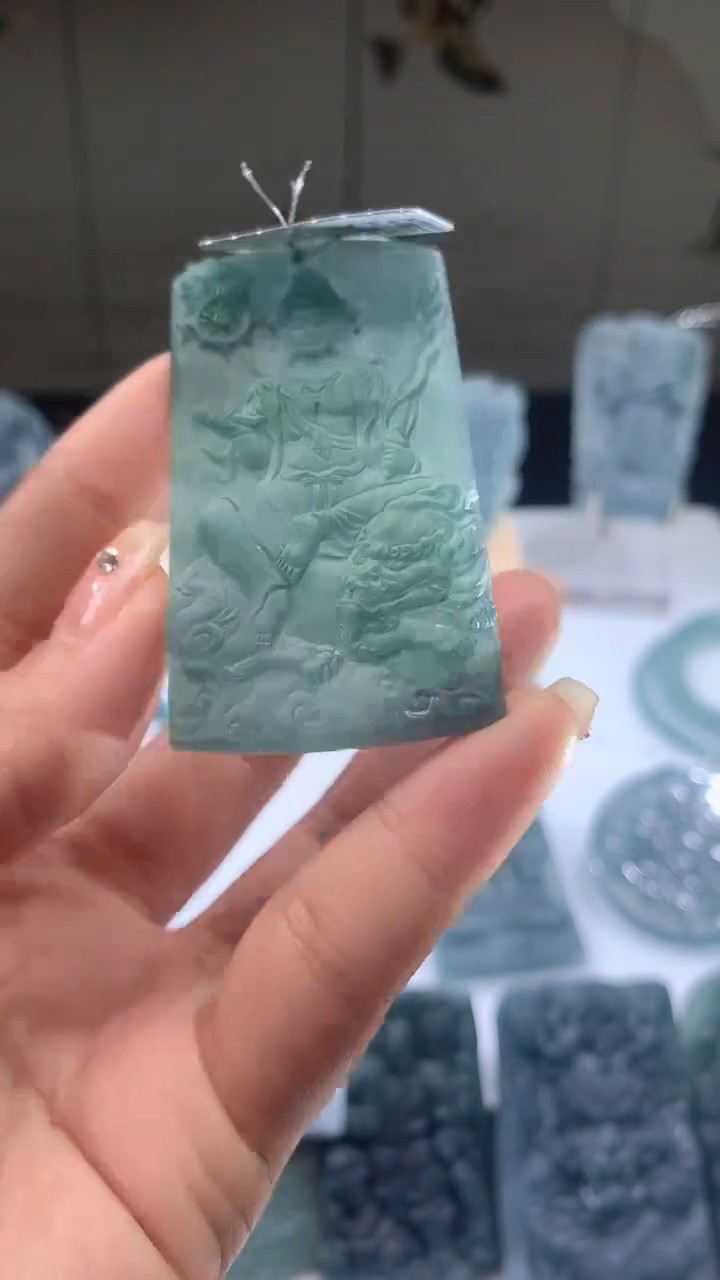 【闪购商品】定制翡翠未镶嵌翡翠毛货不退不换2.25