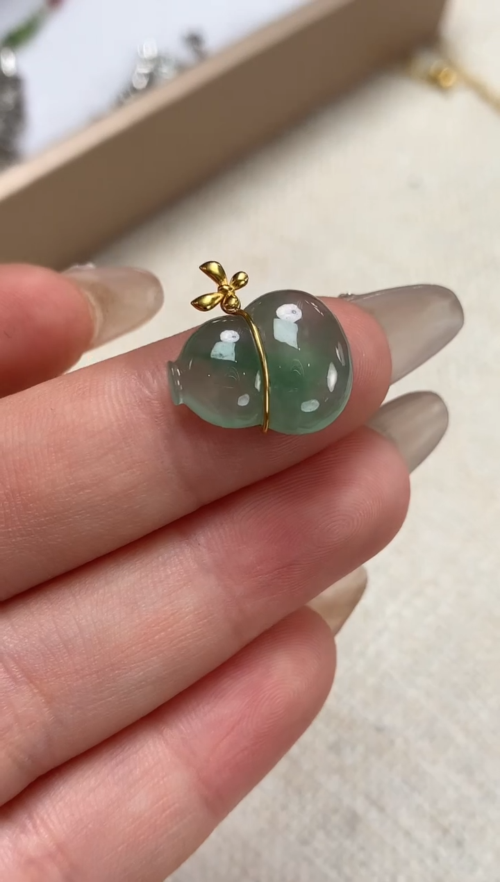 【闪购商品】翡翠吊坠(不含链)18K金镶嵌葫芦