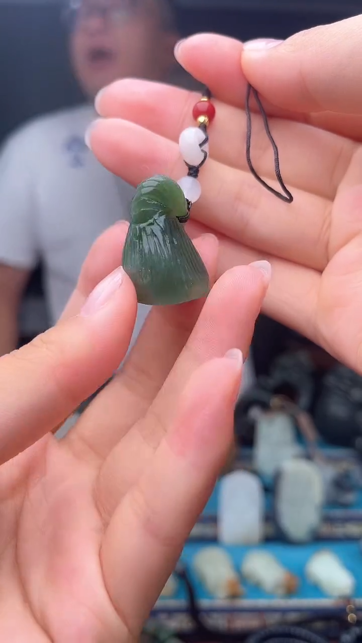 未镶嵌和田玉挂件1